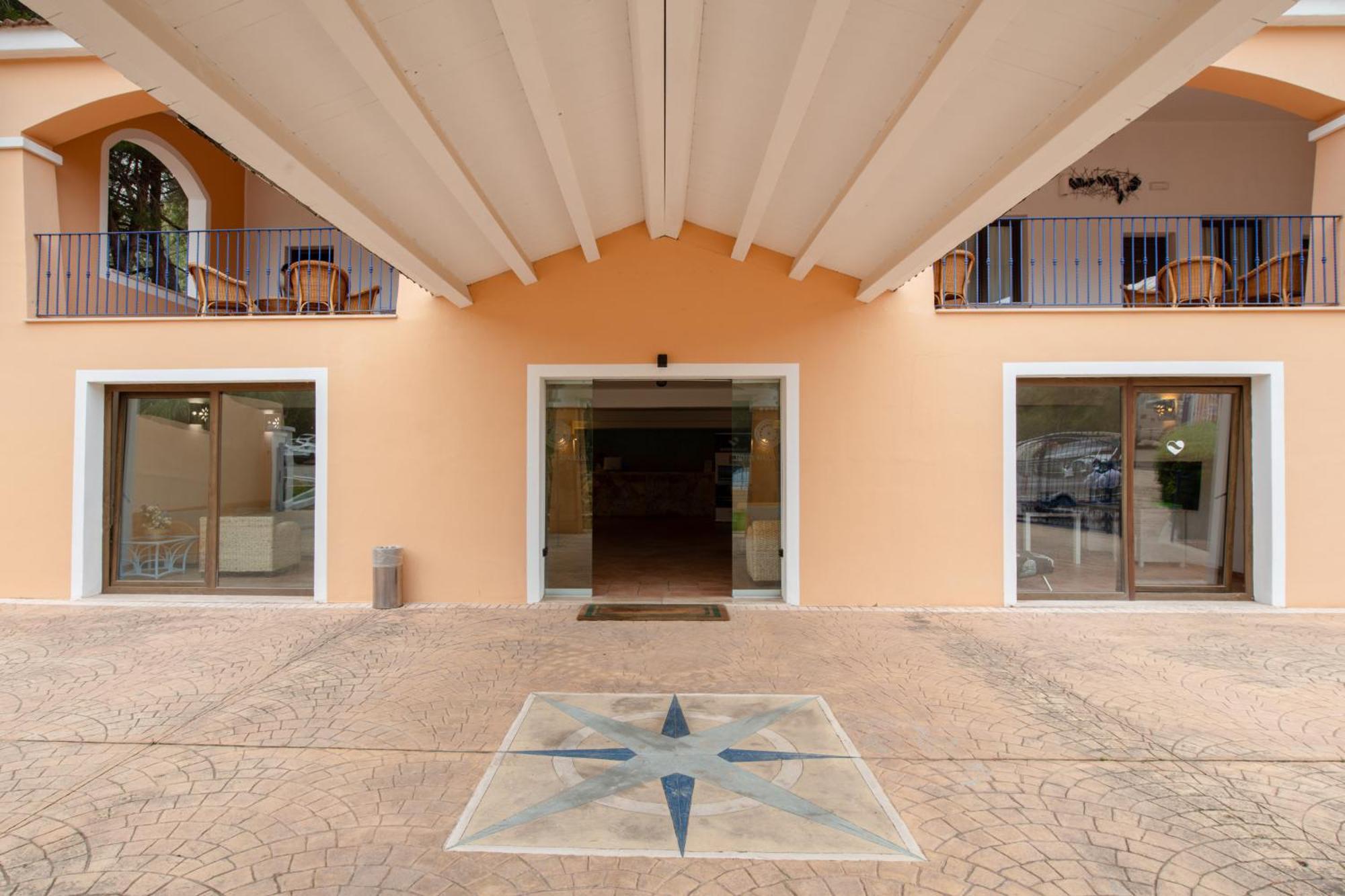 Amareclub Rocca Dorada Otel Santa Margherita di Pula Dış mekan fotoğraf